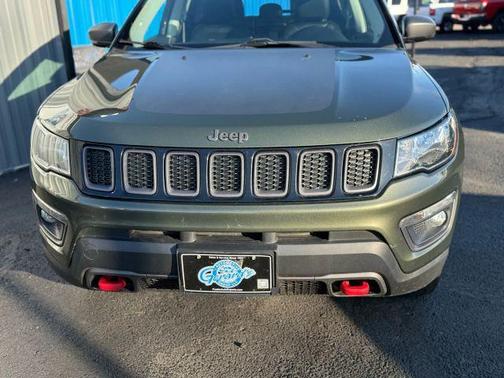 Green 2019 Jeep Compass Trailhawk