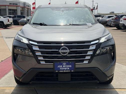 Gun Metallic 2025 Nissan Rogue SV