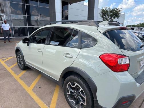 Desert Khaki 2017 Subaru Crosstrek 2.0i Premium