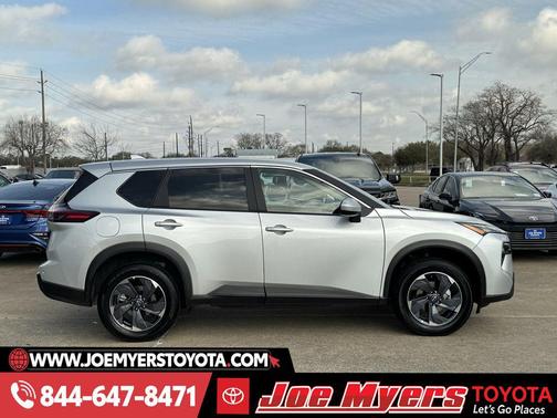 2025 Nissan Rogue SV