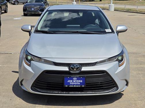 Classic Silver Metallic 2024 Toyota Corolla LE