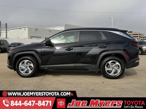 Black Pearl 2024 Hyundai TUCSON SEL