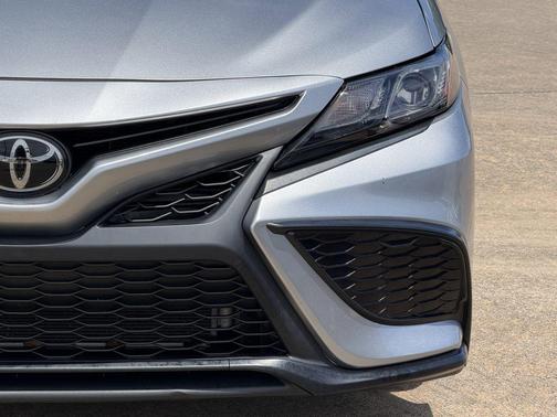 Celestial Silver Metallic 2024 Toyota Camry SE