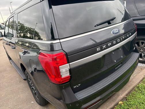 Gray Metallic 2024 Ford Expedition Max XLT