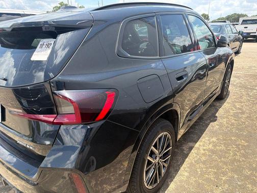 Black Sapphire Metallic 2026 BMW X1 xDrive28i