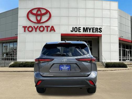 2025 Toyota Highlander LE