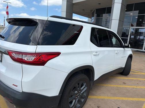 Summit White 2019 Chevrolet Traverse RS