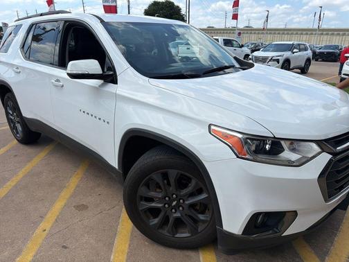 Summit White 2019 Chevrolet Traverse RS