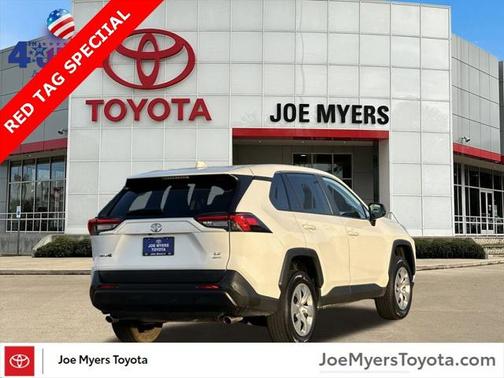 2024 Toyota RAV4 LE