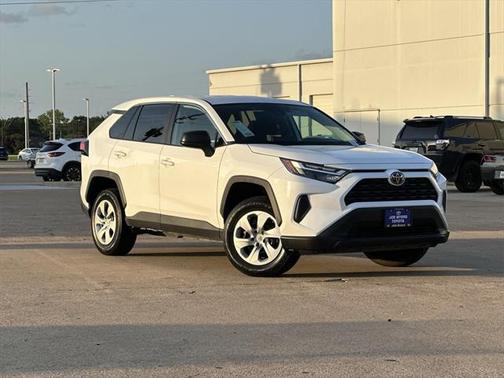 2024 Toyota RAV4 LE