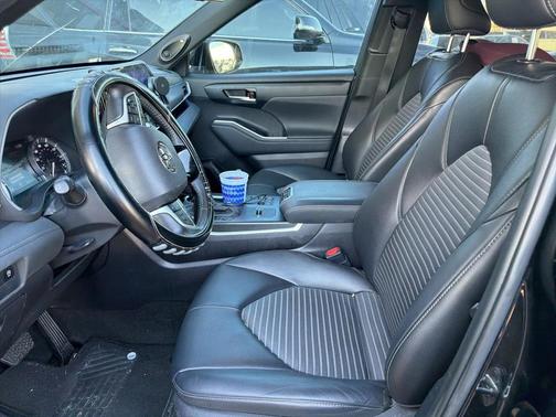2024 Toyota Highlander XSE