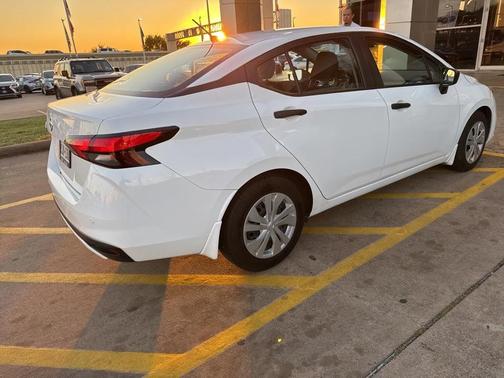 2022 Nissan Versa 1.6 S