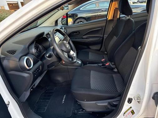 2022 Nissan Versa 1.6 S