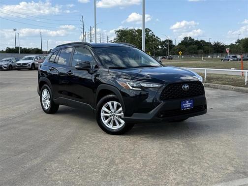 2024 Toyota Corolla Cross LE