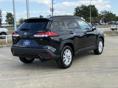 2024 Toyota Corolla Cross LE