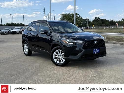 2024 Toyota Corolla Cross LE