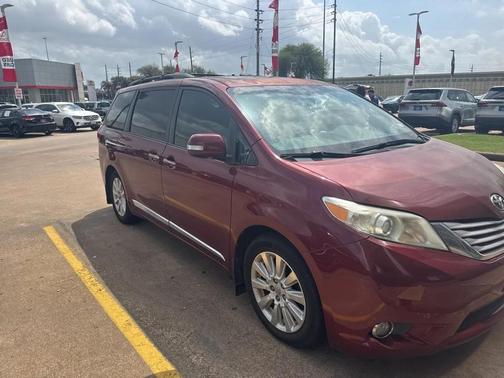 2014 Toyota Sienna XLE