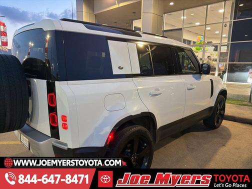 Fuji White 2024 Land Rover Defender S