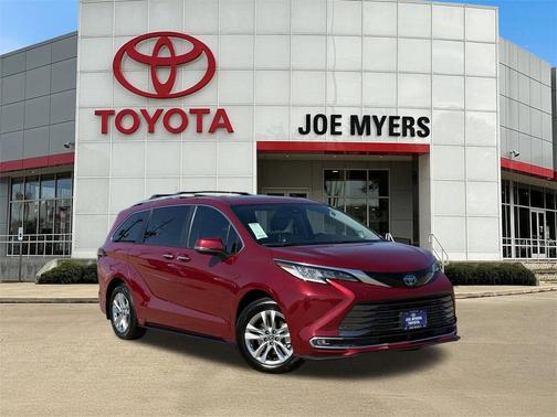 2022 Toyota Sienna Limited 7-Passenger