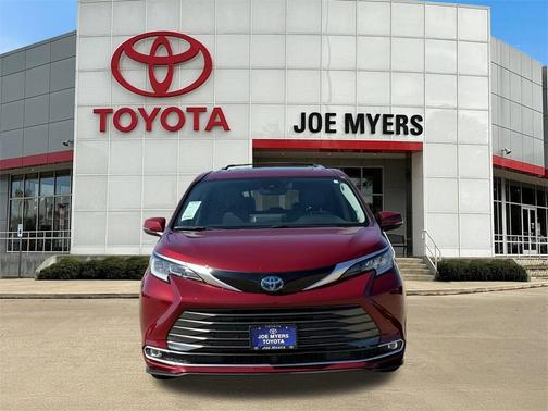 2022 Toyota Sienna Limited 7-Passenger