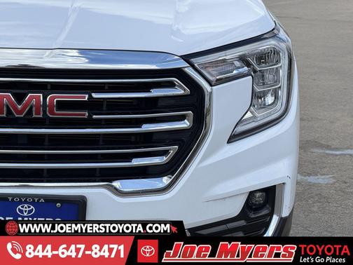 Summit White 2023 GMC Terrain SLT