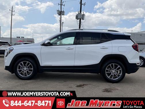 Summit White 2023 GMC Terrain SLT