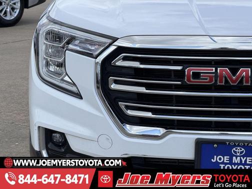 Summit White 2023 GMC Terrain SLT