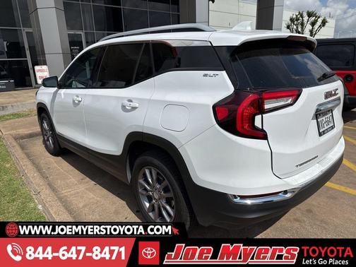 Summit White 2023 GMC Terrain SLT
