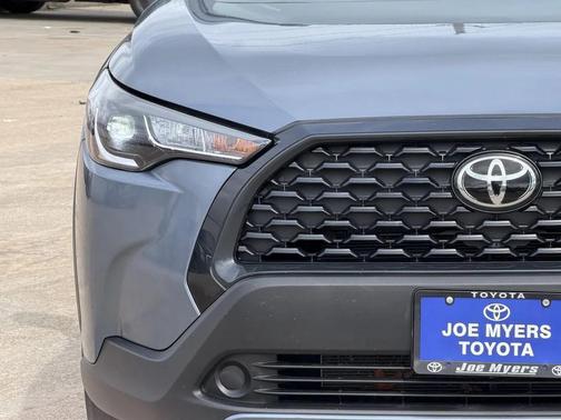 2025 Toyota Corolla Cross LE