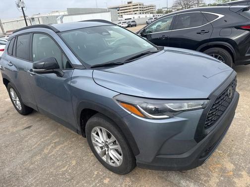 2025 Toyota Corolla Cross LE