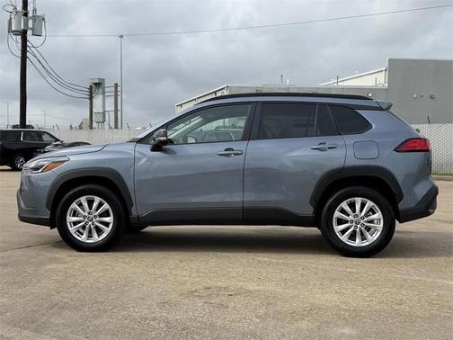 2025 Toyota Corolla Cross LE