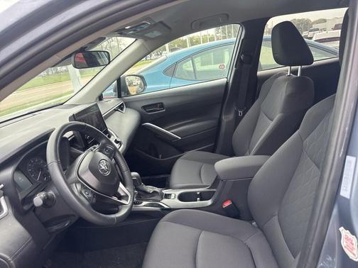 2025 Toyota Corolla Cross LE