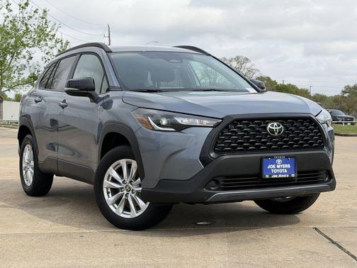 2025 Toyota Corolla Cross LE