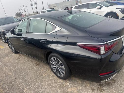 2024 Lexus ES 350 Base