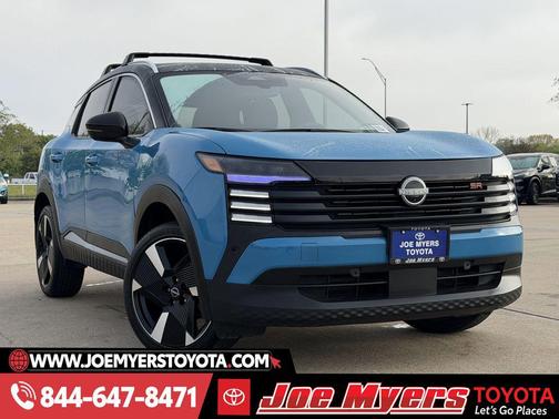 Arctic Ice Blue Metallic/Super Black 2025 Nissan Kicks SR