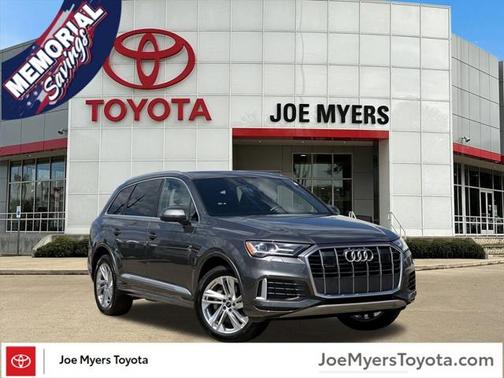 2022 Audi Q7 45 Premium Plus