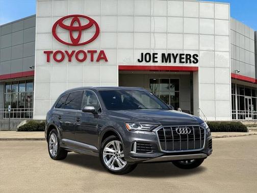 2022 Audi Q7 45 Premium Plus