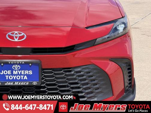 Supersonic Red 2025 Toyota Camry SE