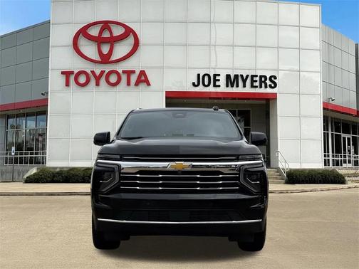 2025 Chevrolet Suburban LT