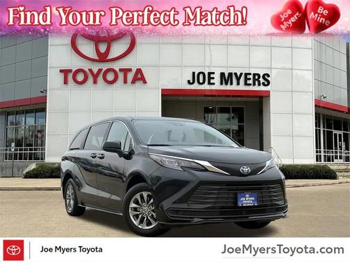 2025 Toyota Sienna LE