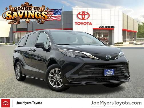 2025 Toyota Sienna LE