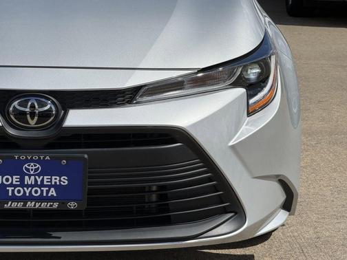 Classic Silver Metallic 2025 Toyota Corolla LE