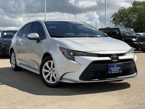 Classic Silver Metallic 2025 Toyota Corolla LE