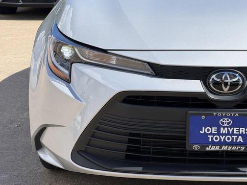 Classic Silver Metallic 2025 Toyota Corolla LE