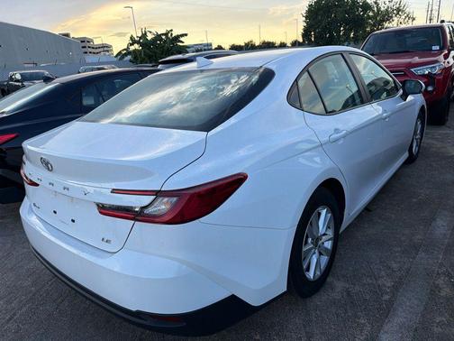 Ice 2025 Toyota Camry LE