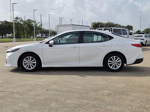 Ice 2025 Toyota Camry LE