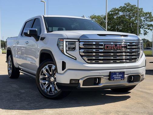 White Frost Tricoat 2025 GMC Sierra 1500 Denali