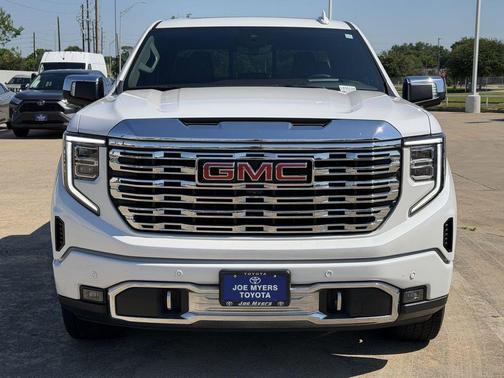 White Frost Tricoat 2025 GMC Sierra 1500 Denali