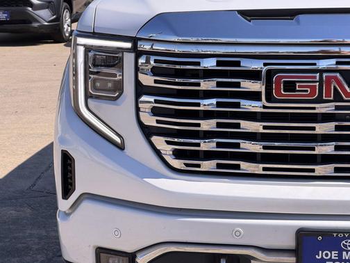 White Frost Tricoat 2025 GMC Sierra 1500 Denali