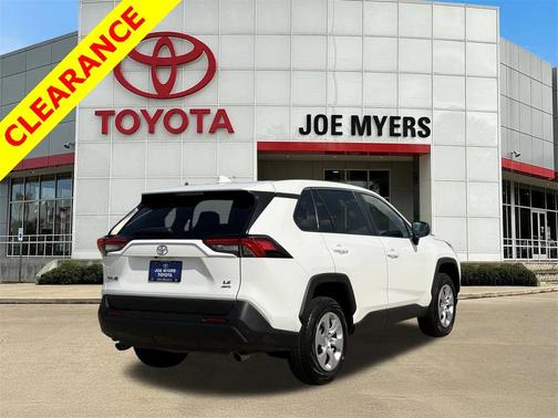 2024 Toyota RAV4 LE